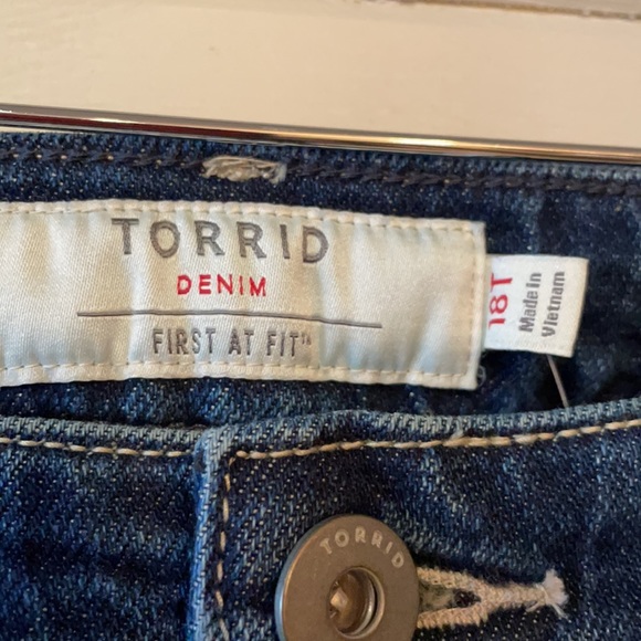 NWT Torrid High-Rise Straight Denim Jeans Frayed Hem Size 18T. - Picture 5 of 14